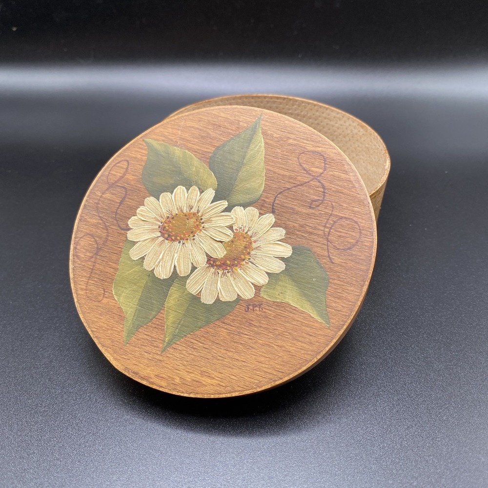 Vintage Signed Hand Painted Daisies Cottagecore Primitive Round Wood Box 4"